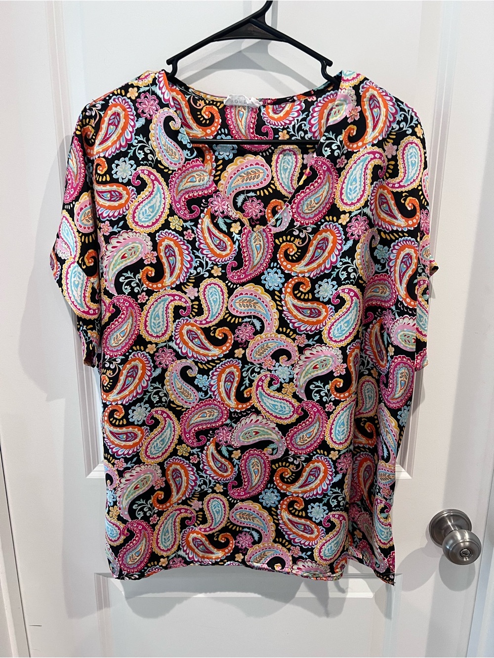 Emily Wonder V-Neck Paisley Top Size Small - Oversized see measurements